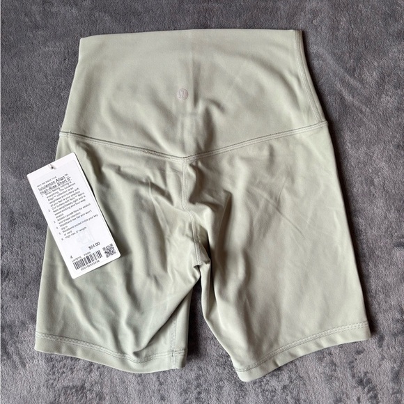 Lululemon Align High-Rise Short 6"
Fog Green Size 4 - Picture 3 of 5